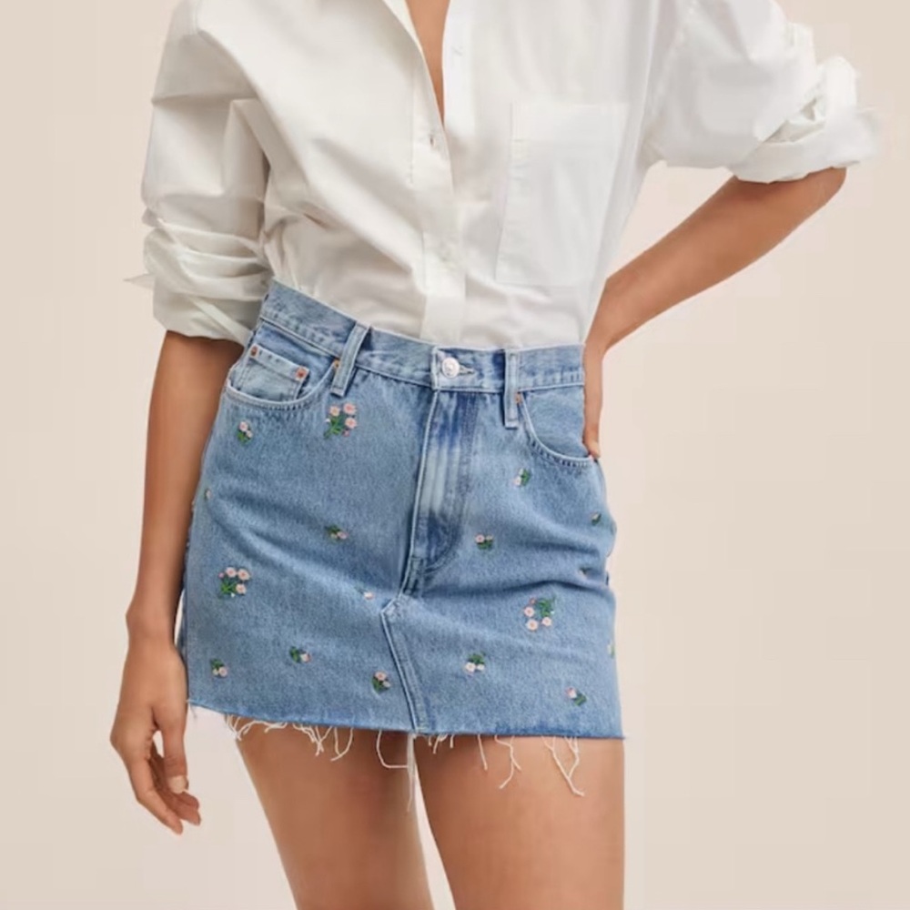 💐SPRING perfect: MANGO Denim Mini Skirt with Pink Flowers 💐